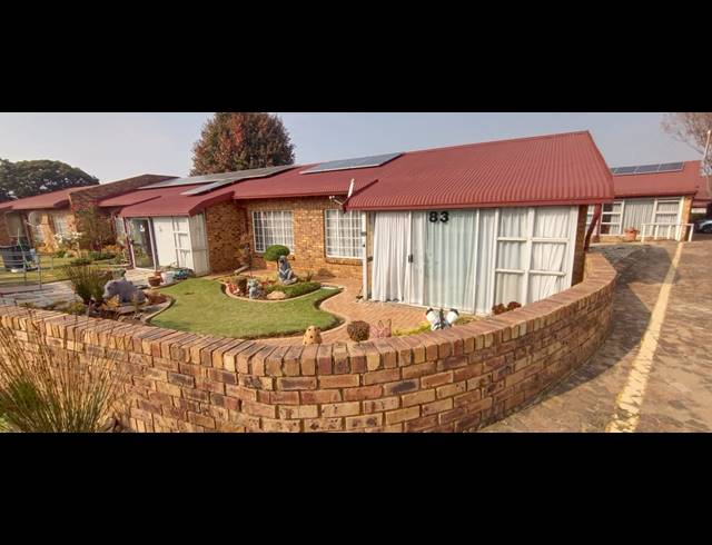 2 BEDROOM TOWNHOUSE FOR SALE IN SUNAIR PARK